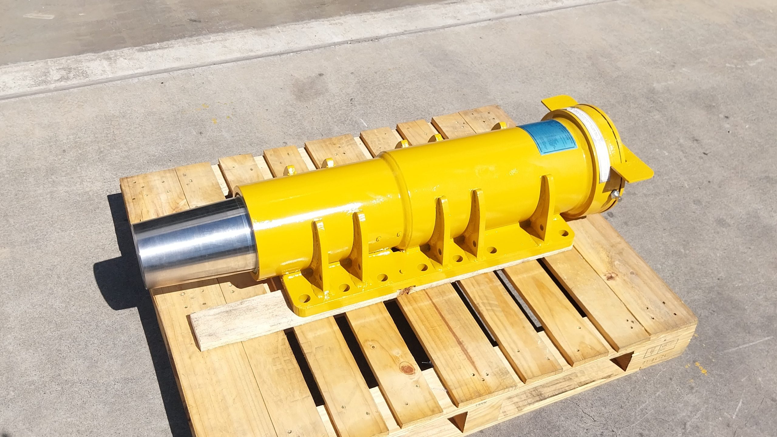 Off-highway truck suspension cylinder, front strut cylinder repairs and reman by A1 Hydraulic Engineering